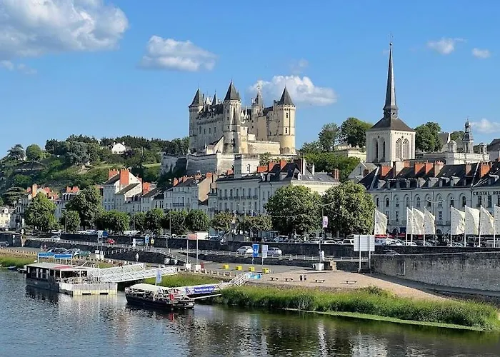 Quiet T2 Downtown Overlooking Castle شقة *